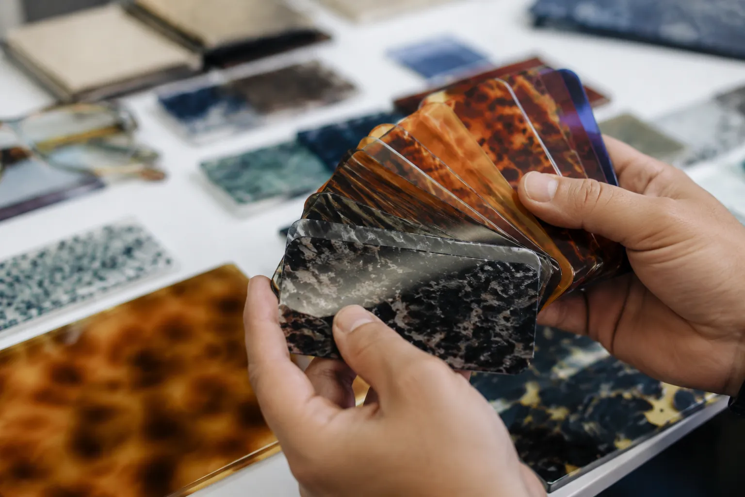 Laminated Acetate Color Effects for Premium Frames