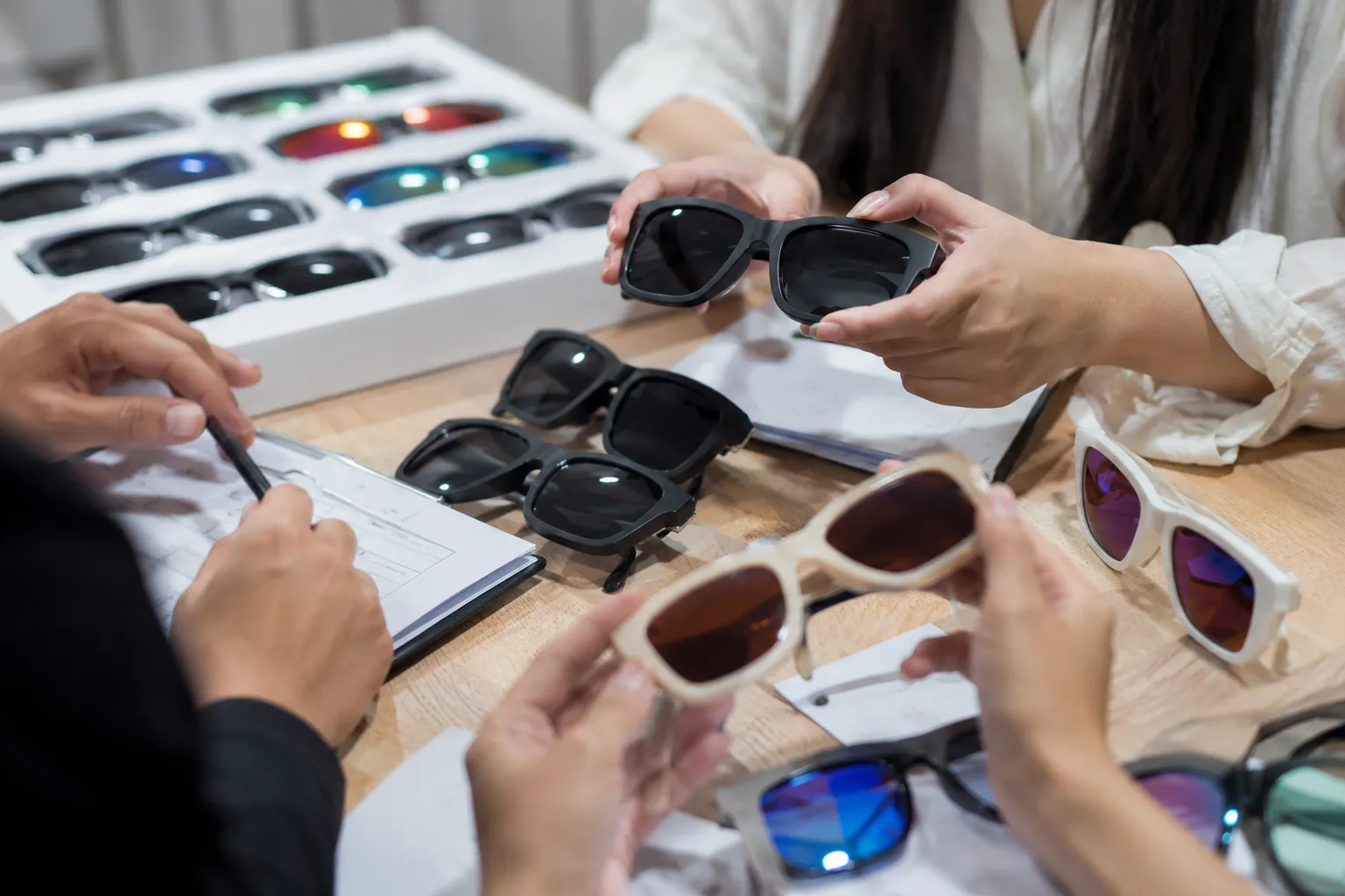 Bulk Sunglasses for Events: Specs, Cost, QC, Delivery