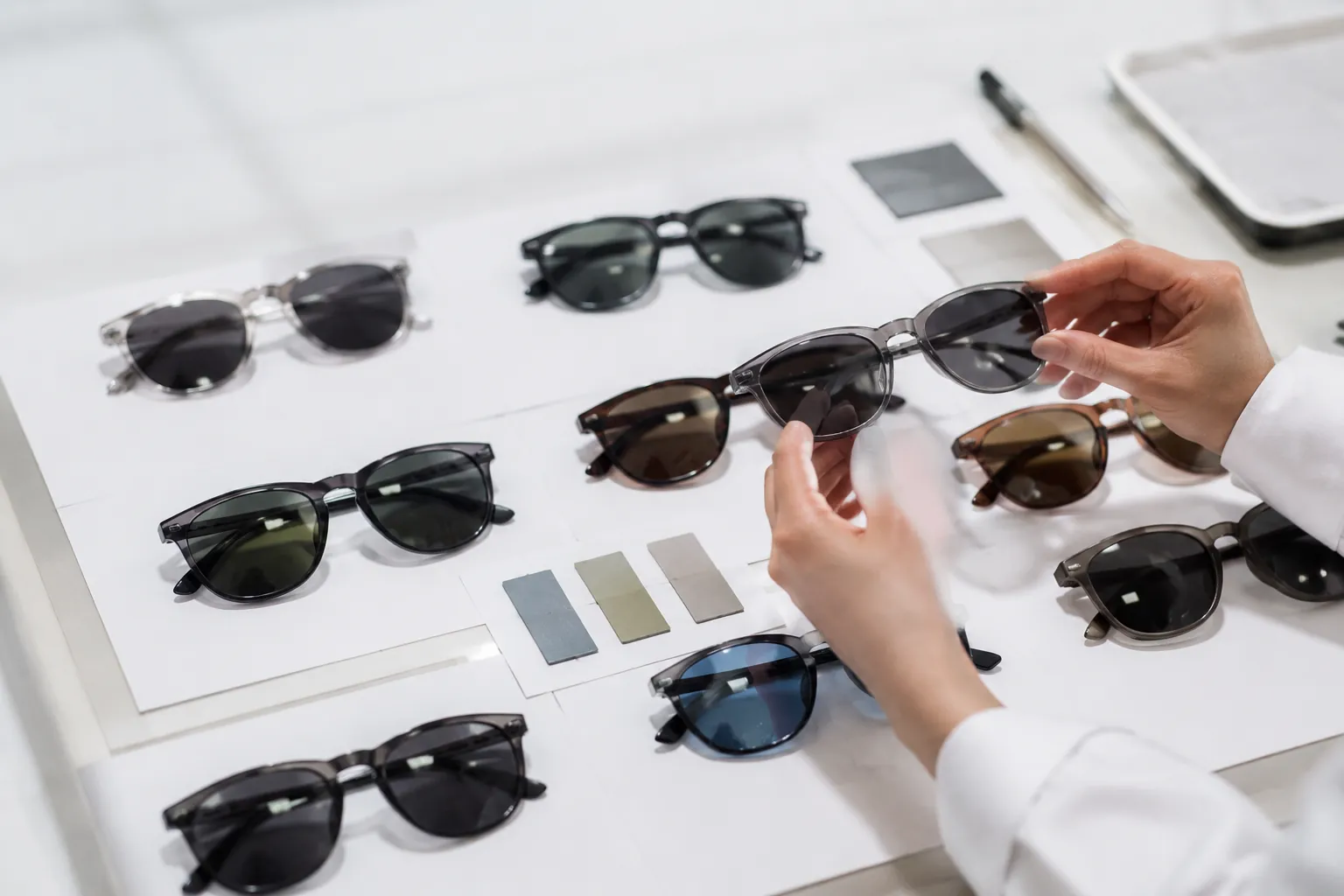 Choose Lens Transmission by Sales Channel