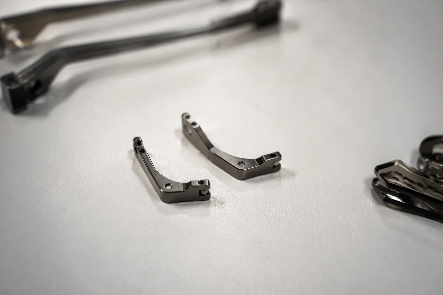 Hinge reinforcement for high-volume sunglasses