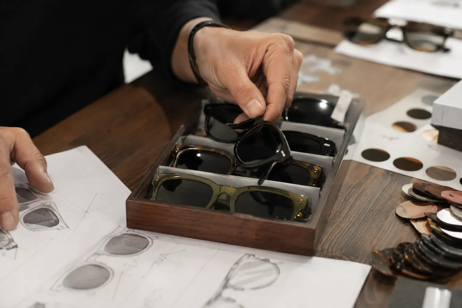 Custom Sunglasses Gift Sets That Lift Order Value