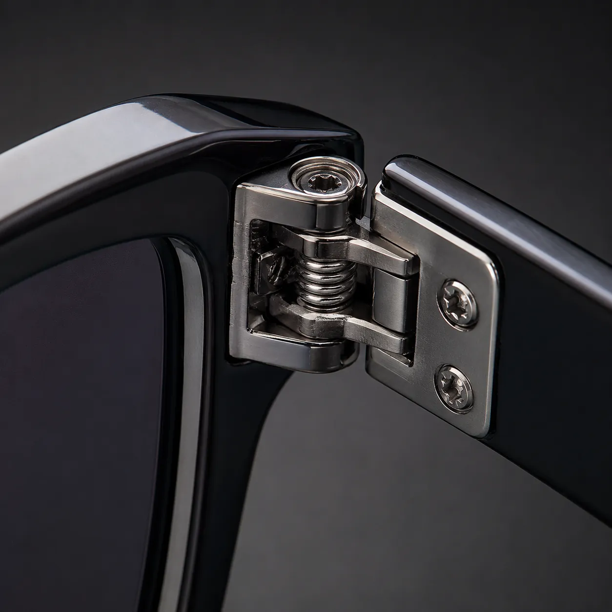 Hinge Types in Sunglasses: Spring vs Barrel and Beyond
