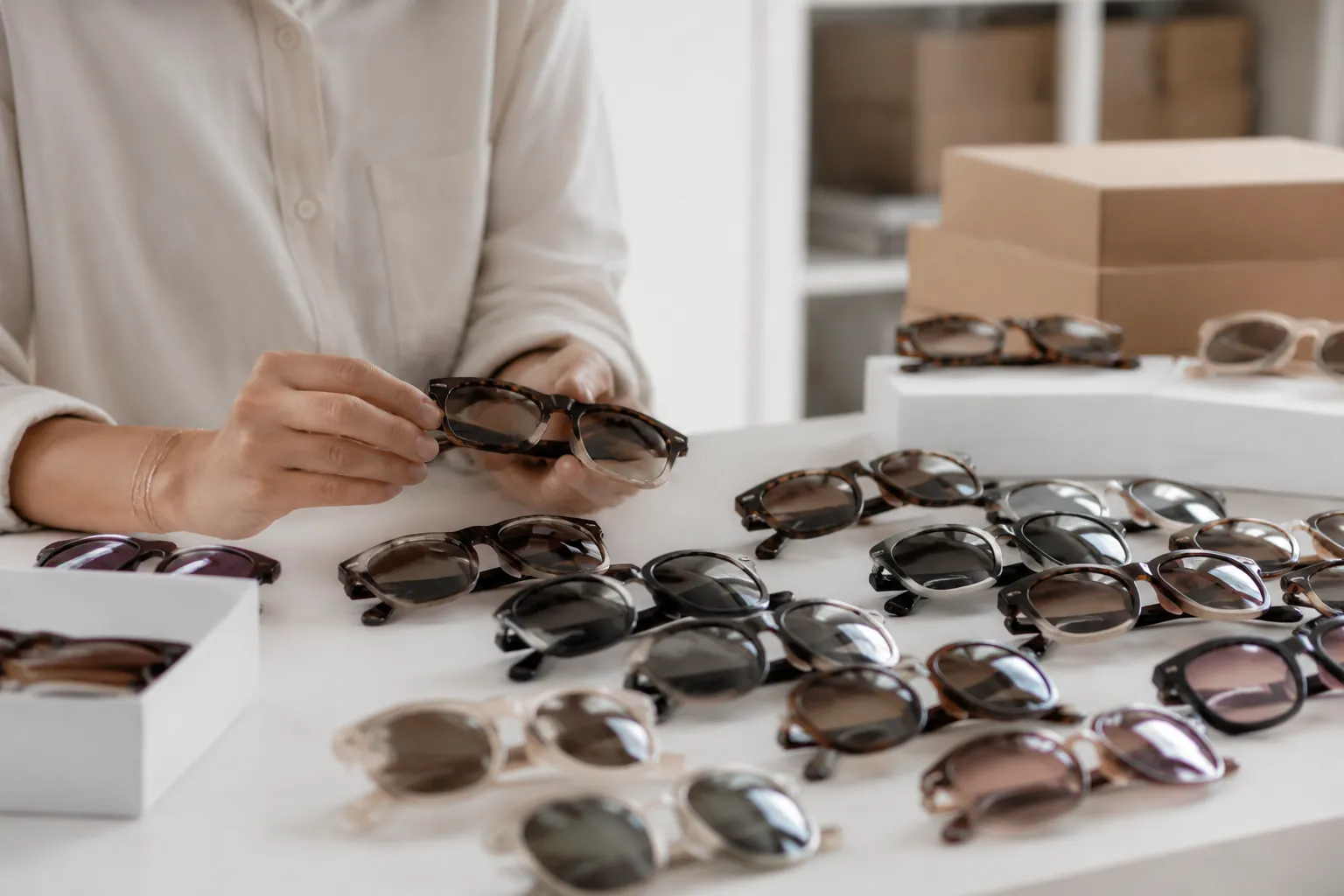 Wholesale Sunglasses Sourcing for Beach Retailers