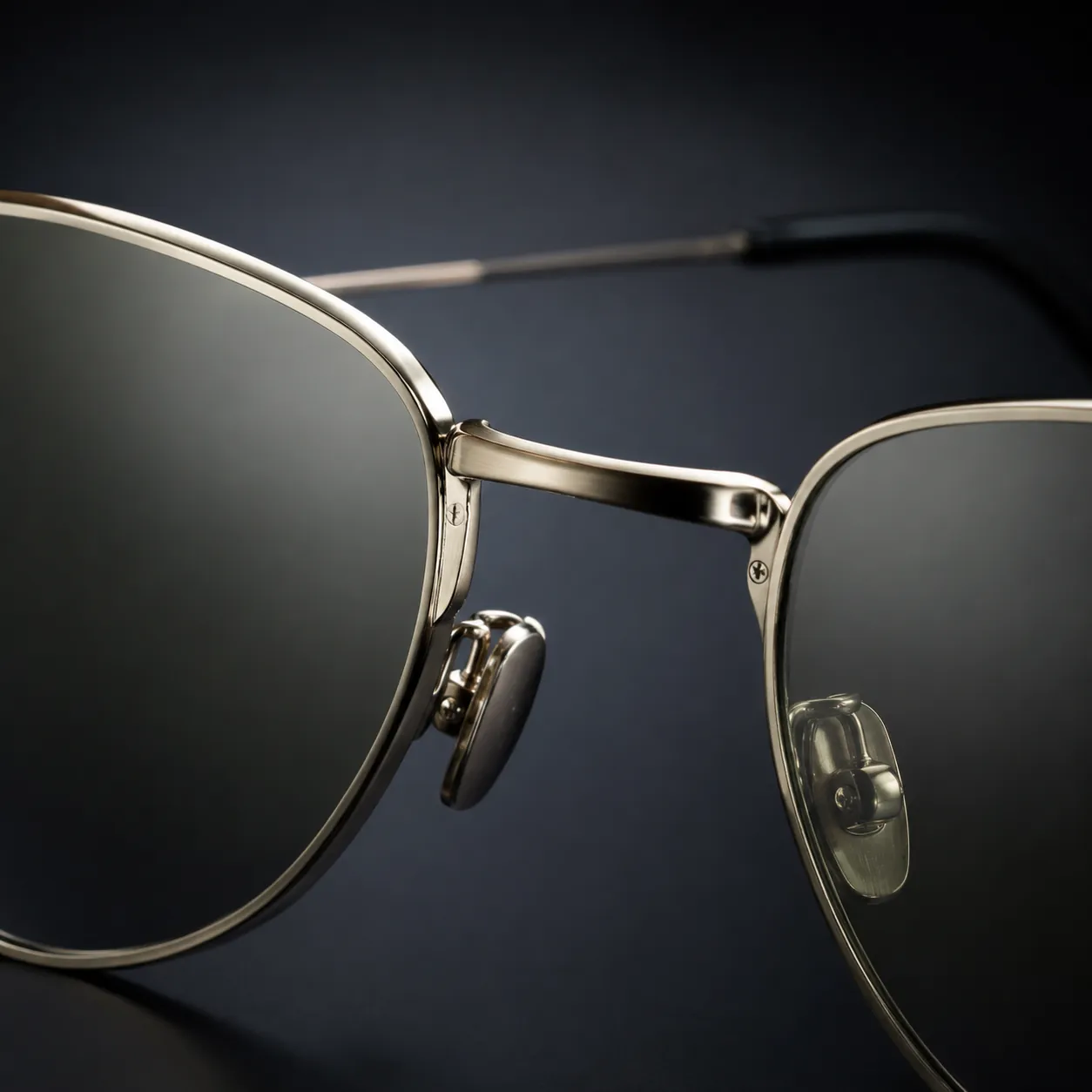How to Source Sunglasses Across Sales Channels