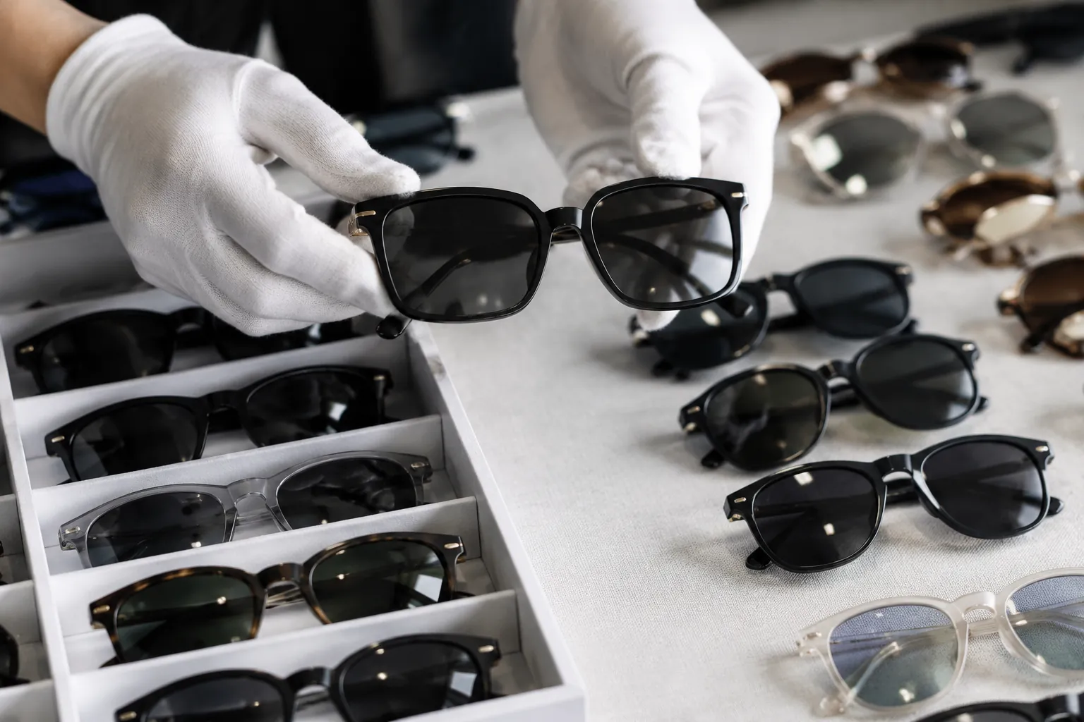 Sourcing Polarized and Non-Polarized Sunglasses in One Collection