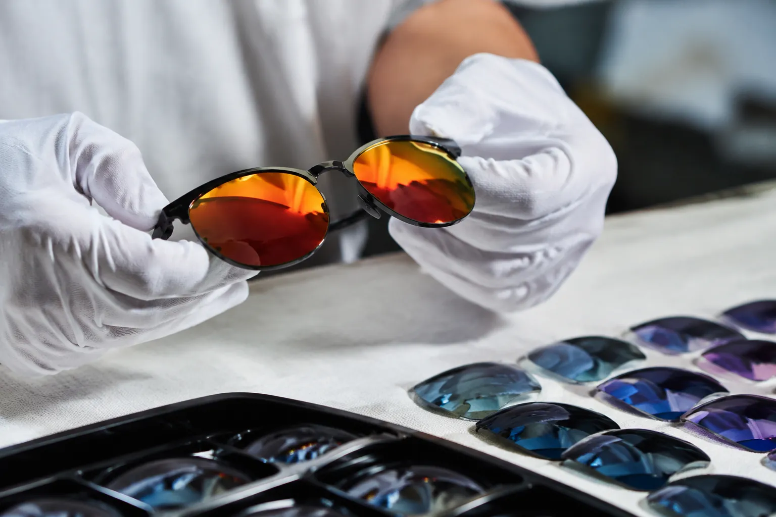 Mirror Coating Sunglasses: Specs for Repeat Orders