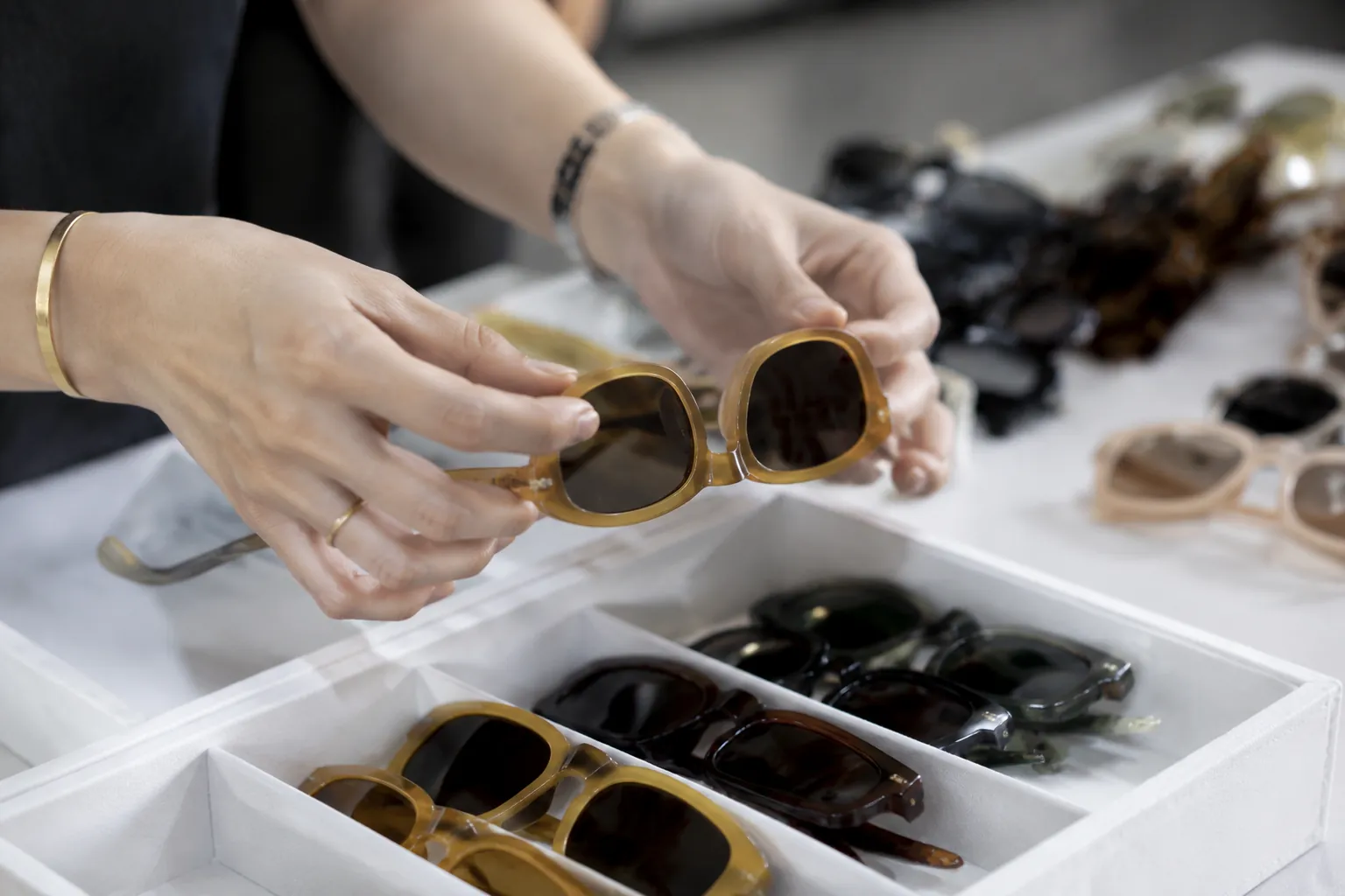 ODM vs OEM Sunglasses: Which Model Fits Your Order?