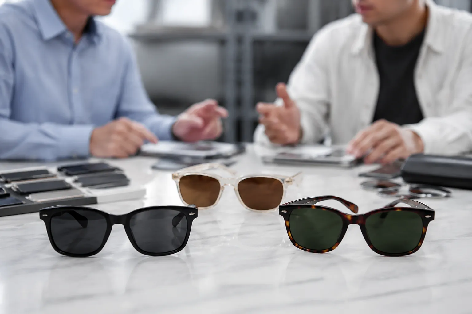 ODM vs OEM Sunglasses: Best Fit for Mid-Volume Buyers