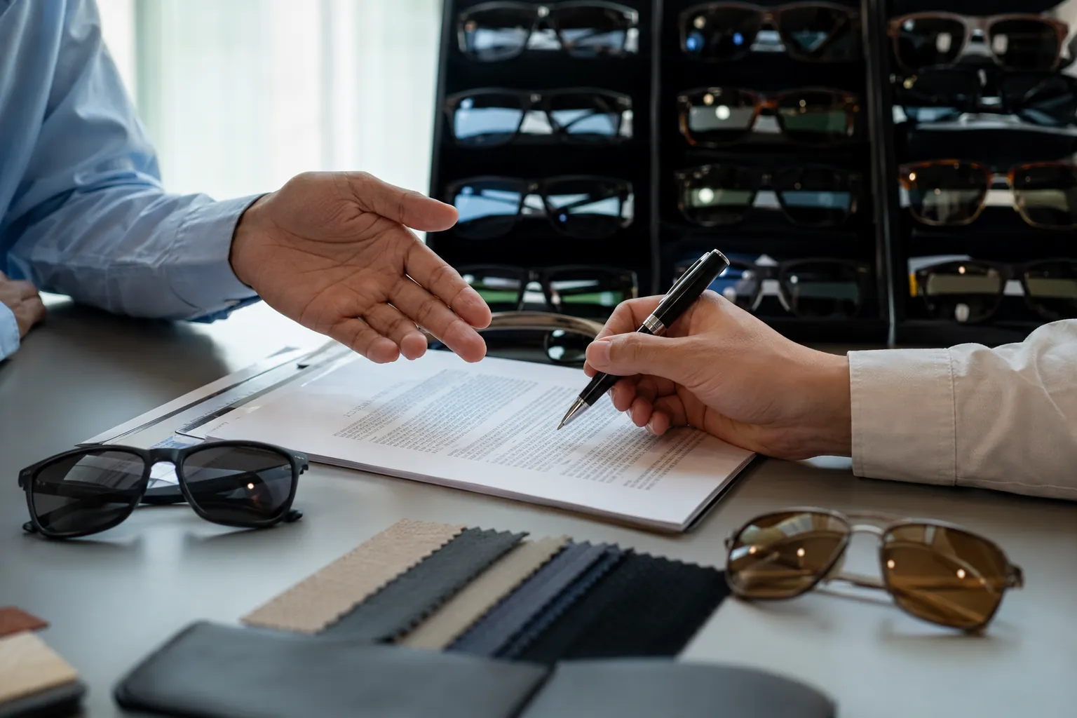 OEM Sunglasses Contract Terms to Confirm Before Deposit
