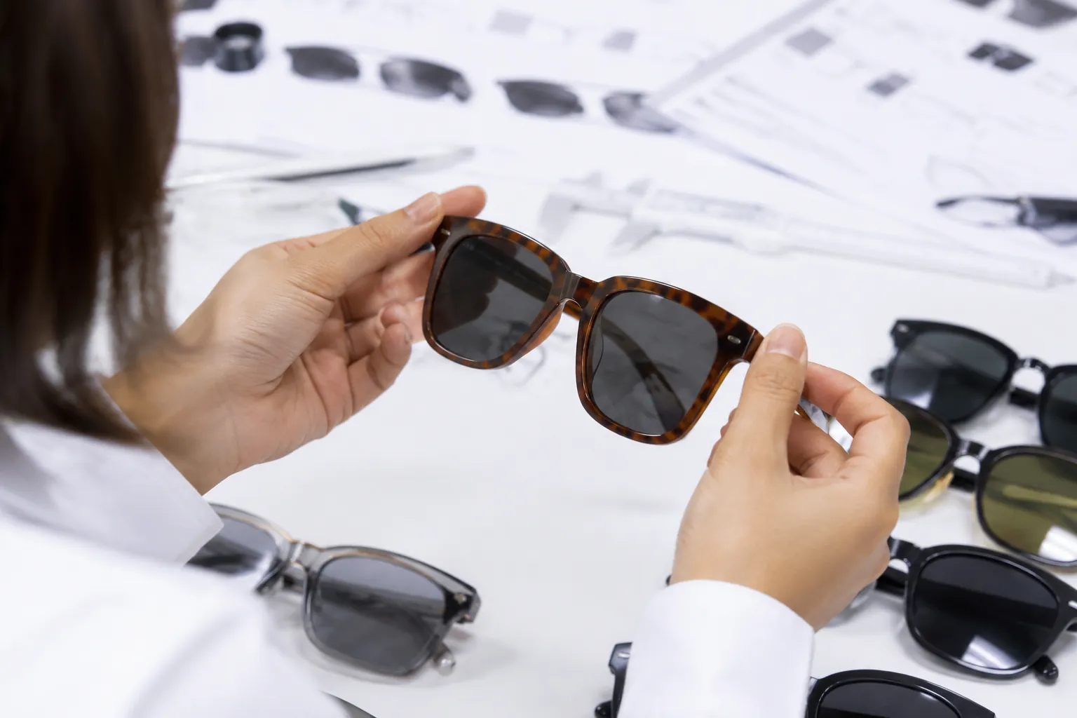 Sourcing Polarized Sunglasses: Cost, QC, Specs