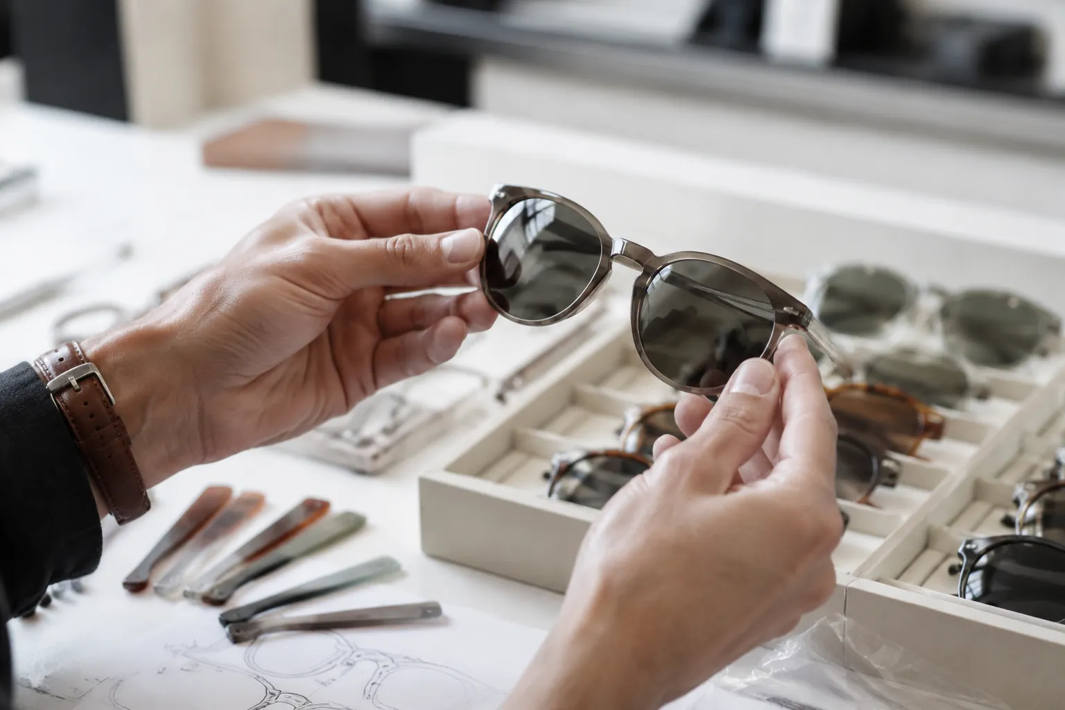 Polarized vs Non-Polarized Sunglasses in Bulk