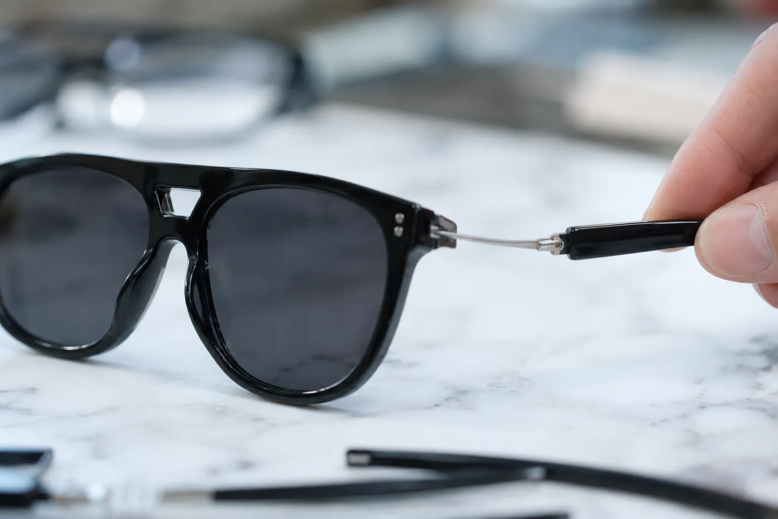 Temple Core Wire in Plastic Sunglasses: Is It Worth It?